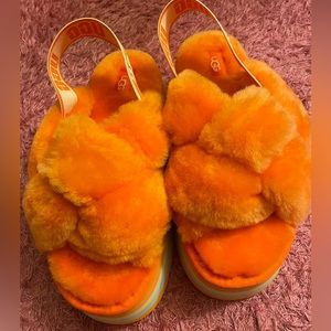 Brand new platform Uggs. Never worn.